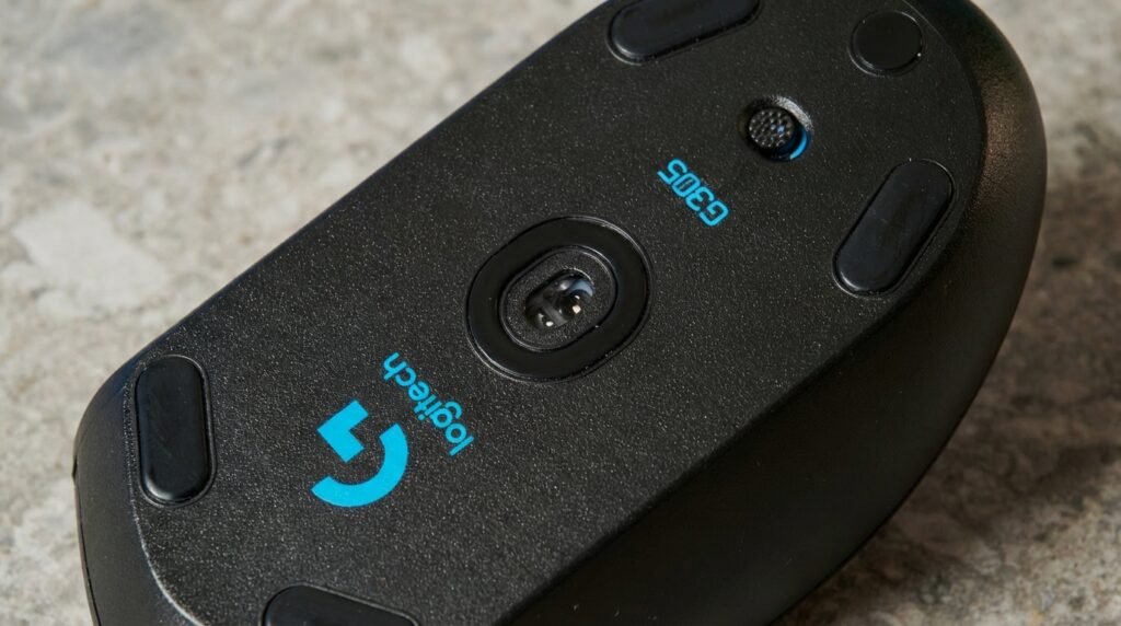เซ็นเซอร์ HERO ของ Logitech G305 และ PTFE mouse feet