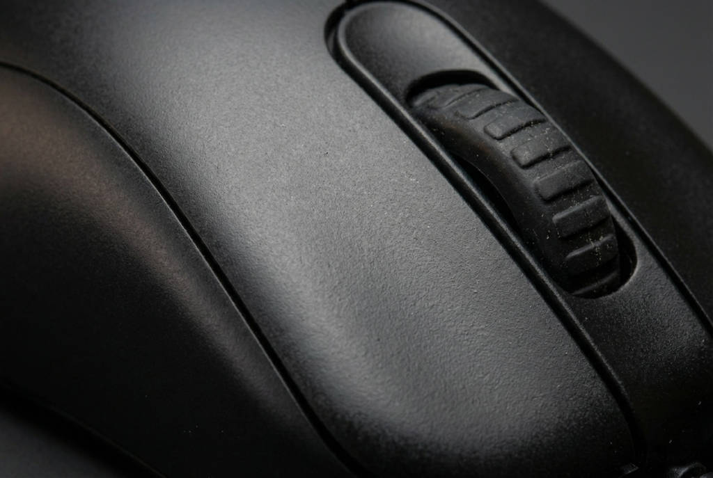 ภาพซูมปุ่มข้างและ Scroll Wheel ของเมาส์ ZOWIE EC2-DW